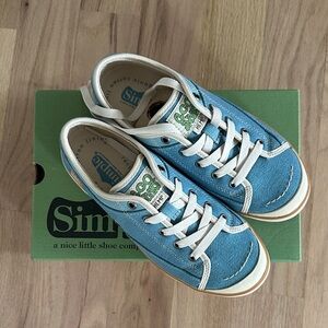 Simple Sneakers in Blue and White